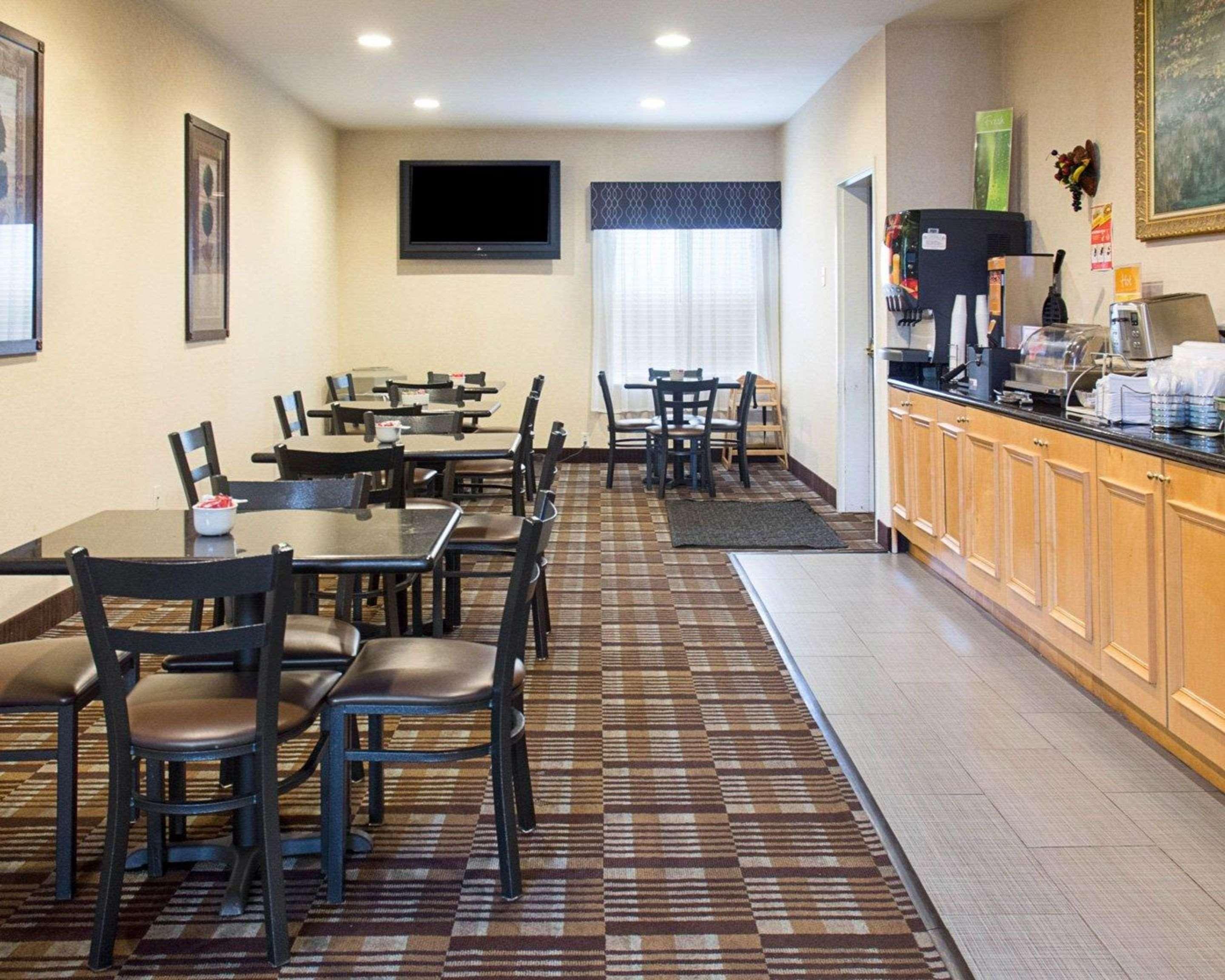 Quality Inn & Suites Quantico Stafford Exterior foto