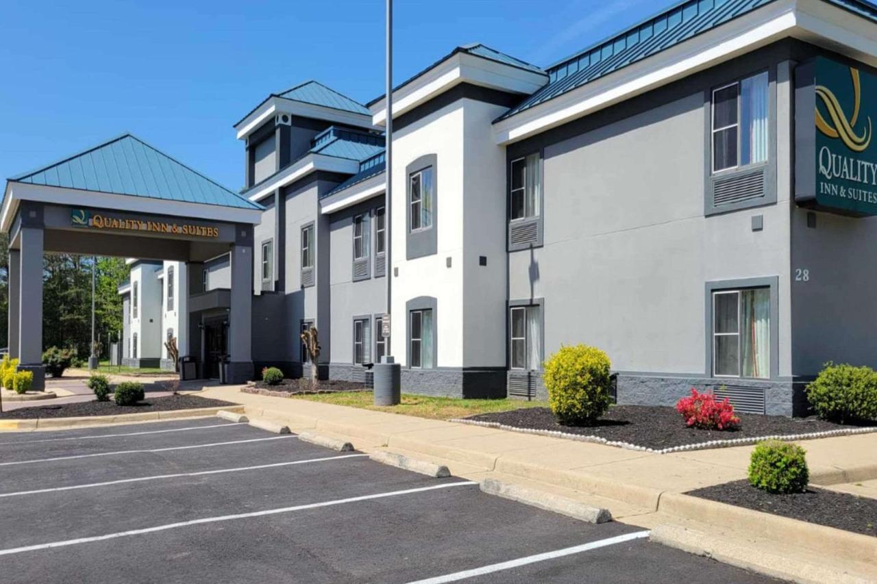 Quality Inn & Suites Quantico Stafford Exterior foto